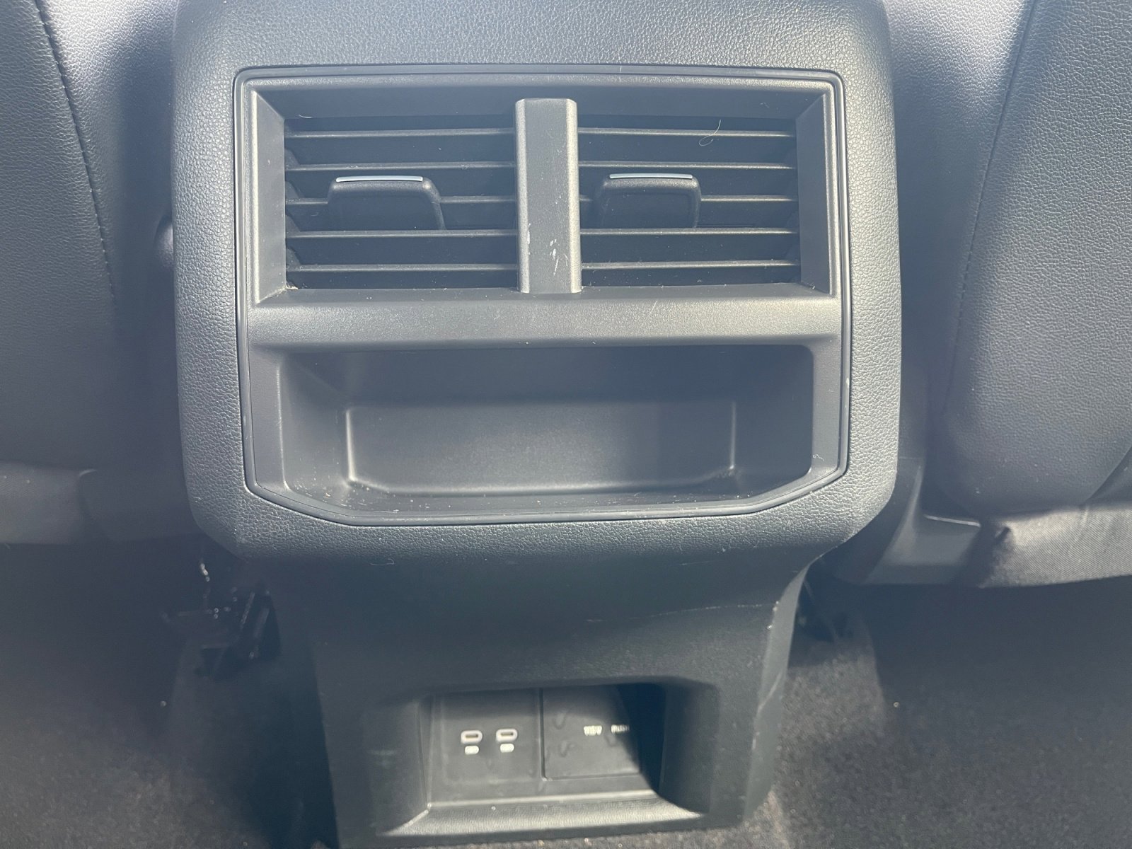 Used 2021 Volkswagen Atlas Cross Sport SE w/ Panoramic Sunroof Package image 20