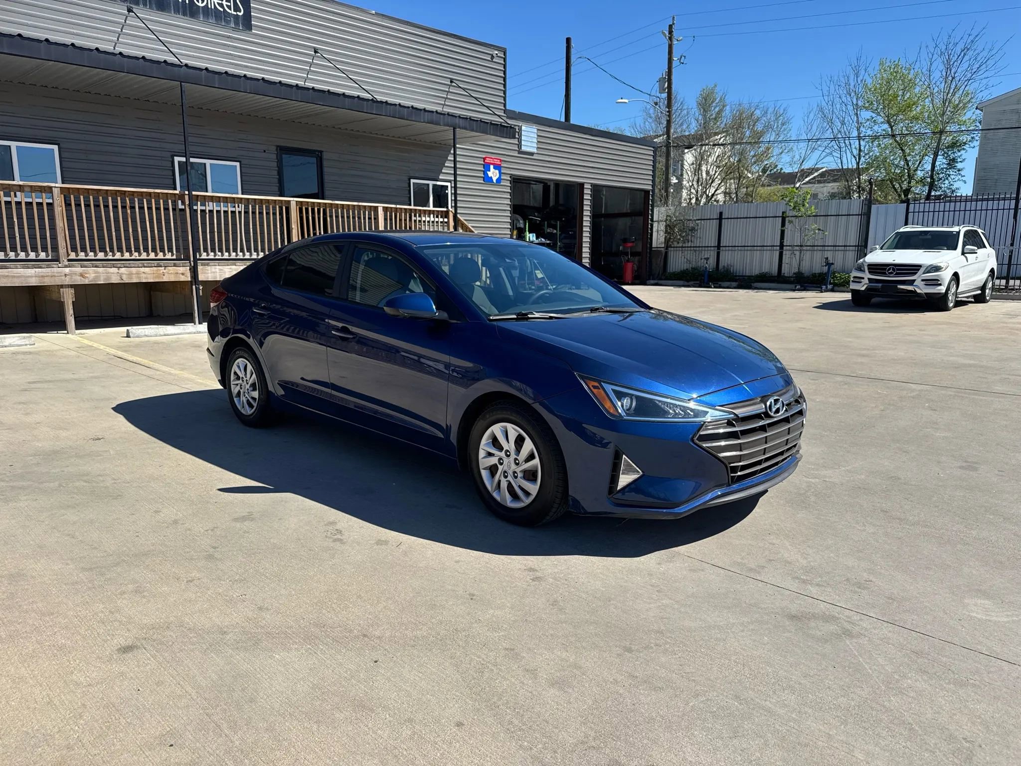 Used 2020 Hyundai Elantra SE image 12
