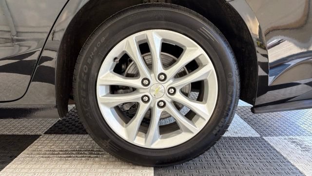 Used 2018 Chevrolet Malibu LT w/ Driver Confidence Package FWD image 10