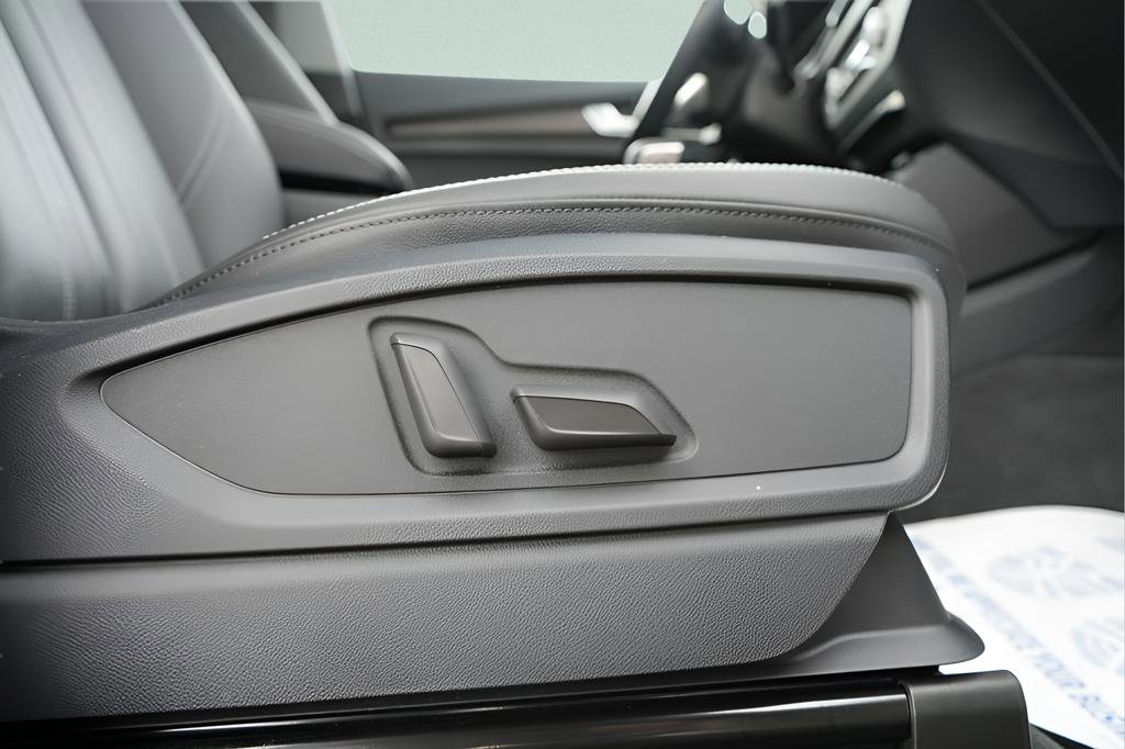 Used 2023 Audi Q5 2.0T Premium w/ Convenience Package image 16