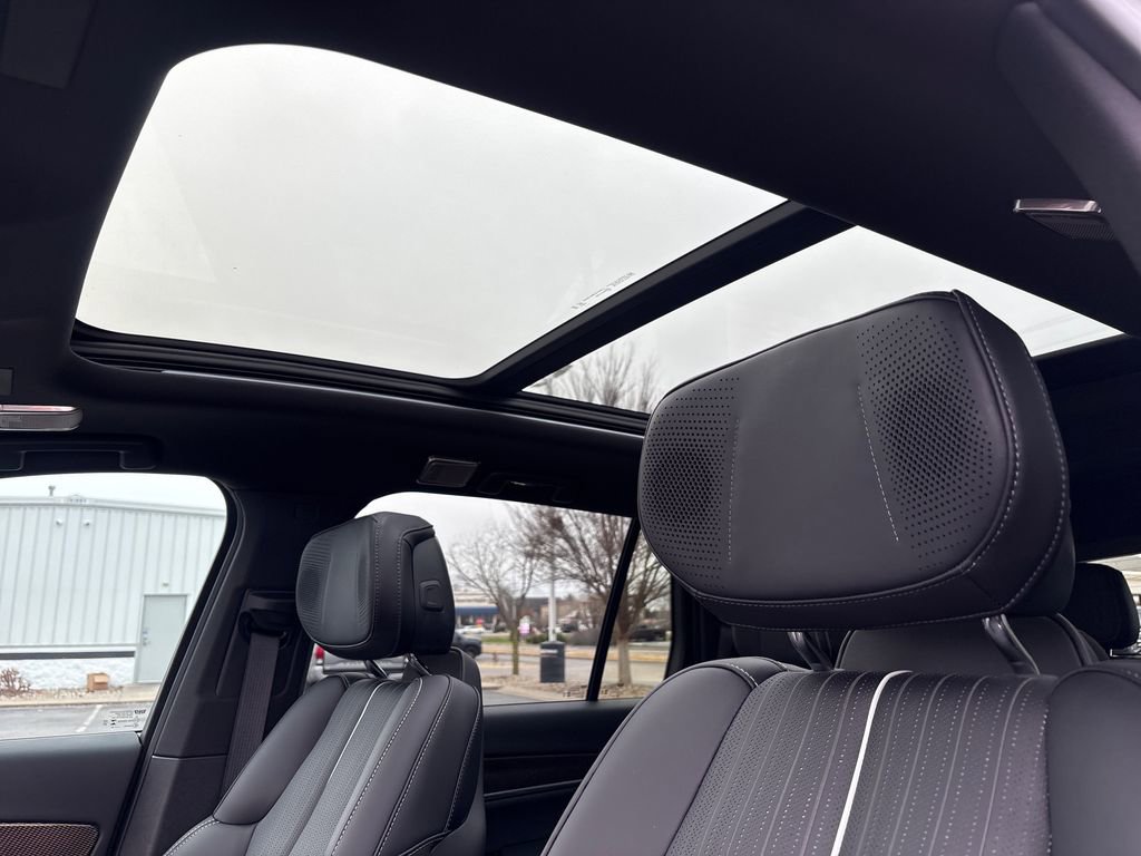 New 2026 Cadillac Vistiq Luxury image 18