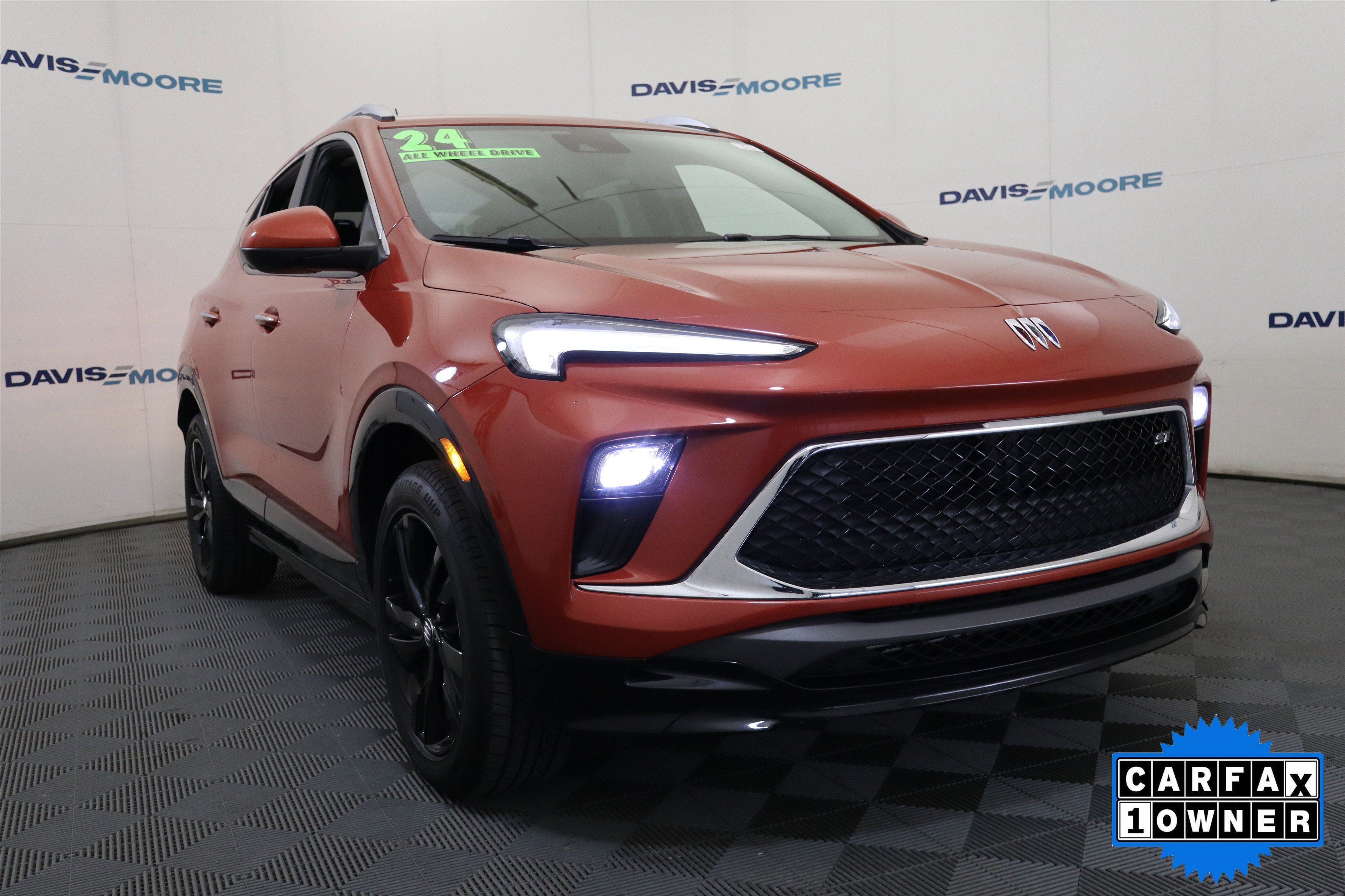 Used 2024 Buick Encore GX Sport Touring image 3