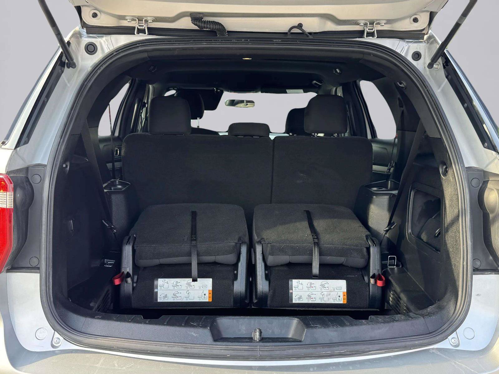 Used 2017 Ford Explorer XLT FWD image 49