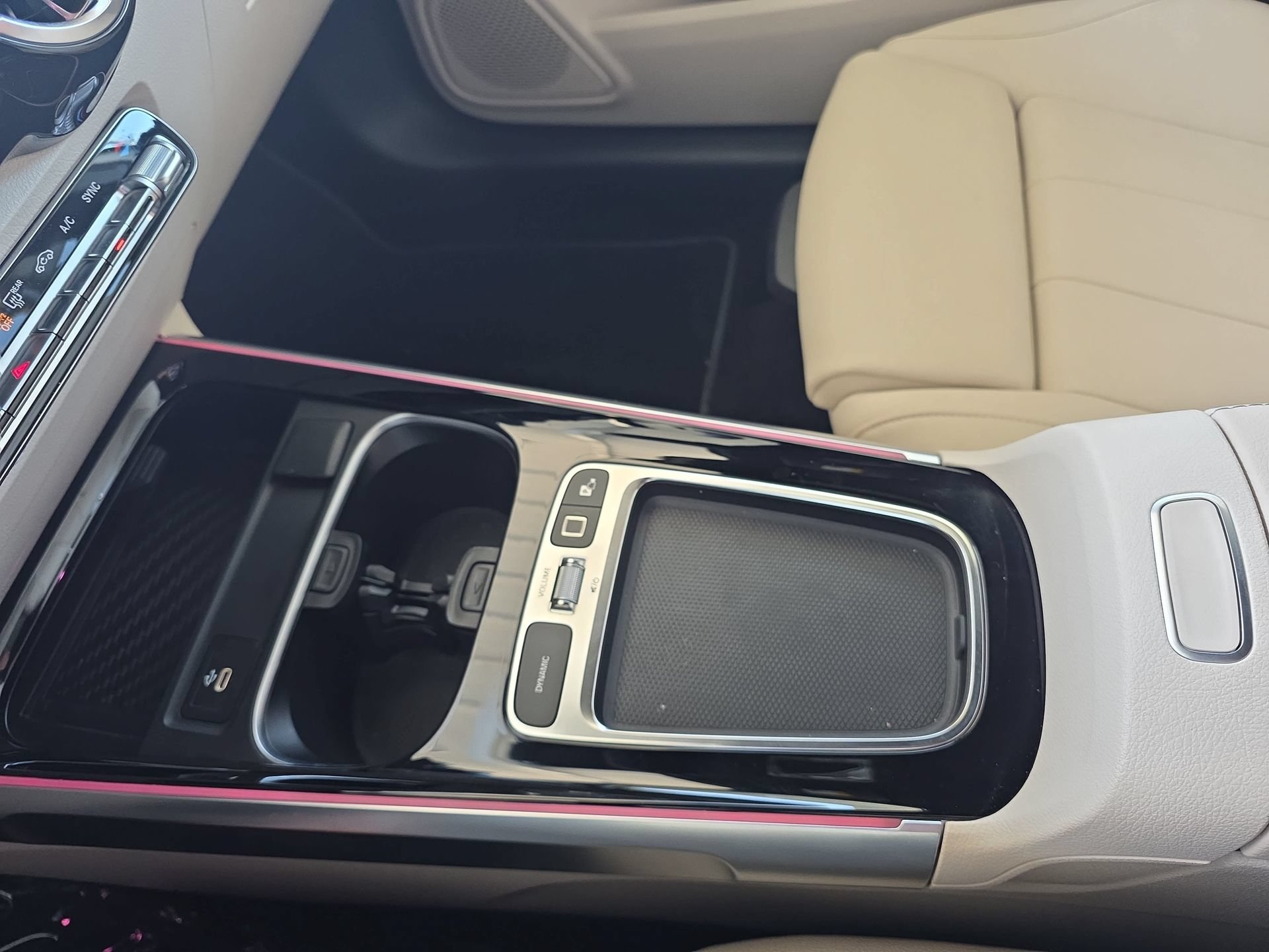 Used 2025 Mercedes-Benz GLB 250 image 25