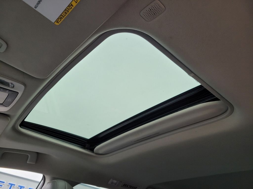 Used 2021 Toyota Sienna XLE FWD image 18