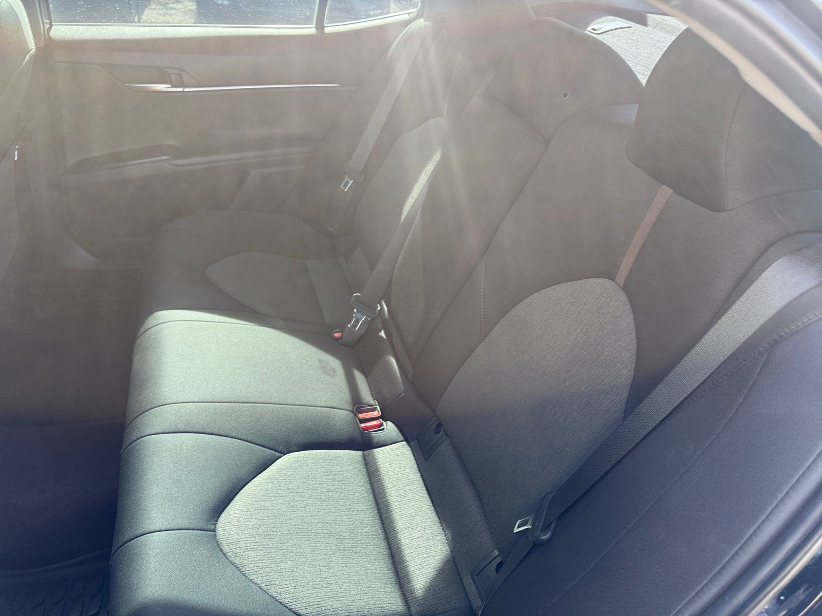 Used 2018 Toyota Camry LE FWD image 17