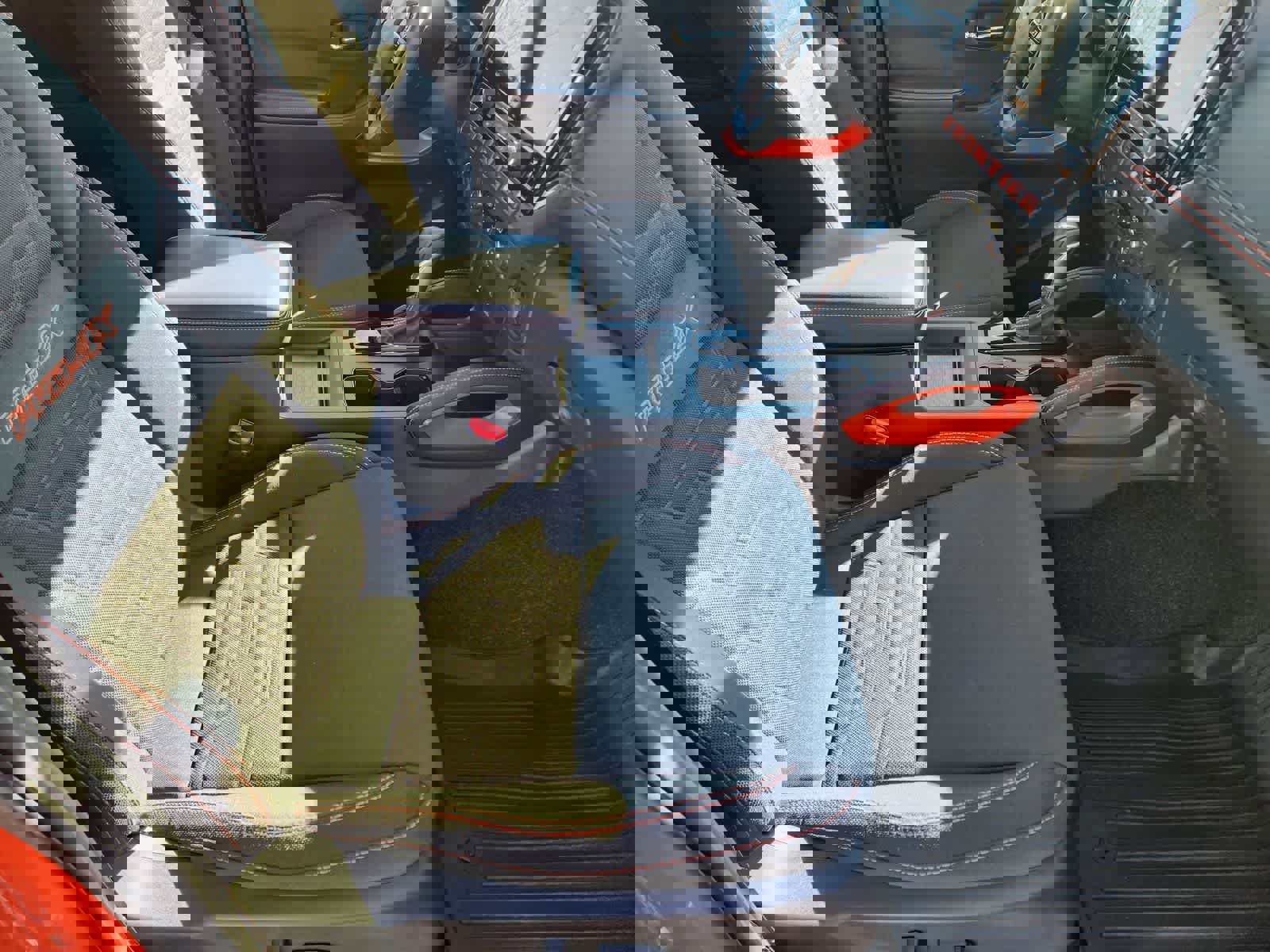 Used 2025 Nissan Frontier PRO-4X image 28