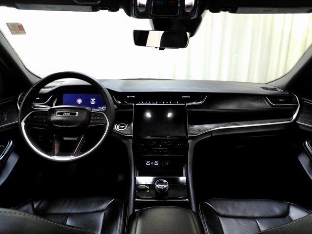 Used 2024 Jeep Grand Cherokee L Limited w/ Luxury Tech Group II image 34