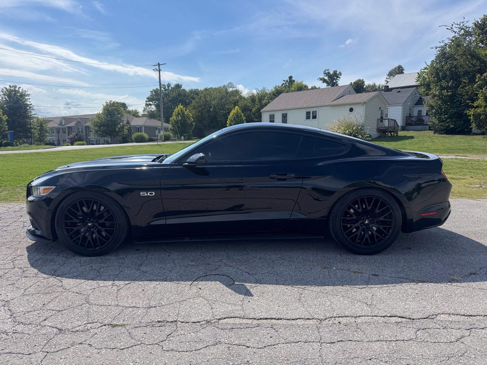 Used 2017 Ford Mustang GT w/ GT Performance Package RWD image 4