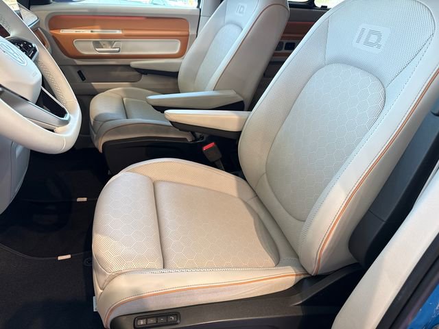 Used 2025 Volkswagen ID. Buzz 1st Edition image 37