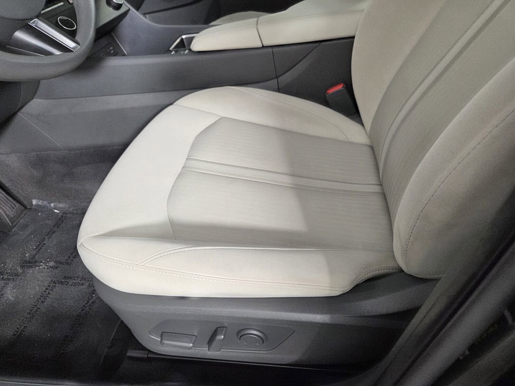 Used 2025 Hyundai Sonata SEL FWD image 13