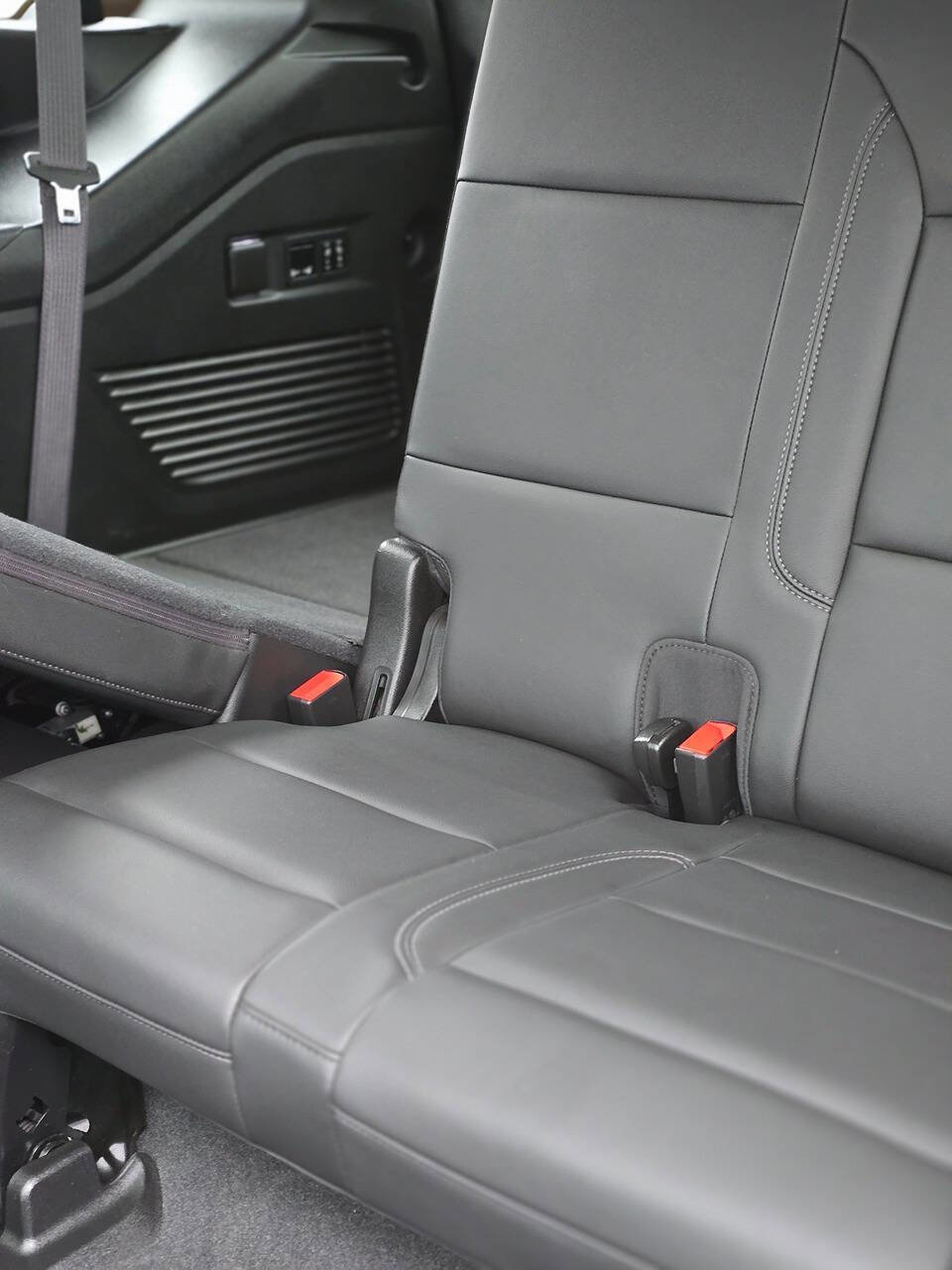 Used 2021 Chevrolet Tahoe Z71 w/ Z71 Signature Package image 4