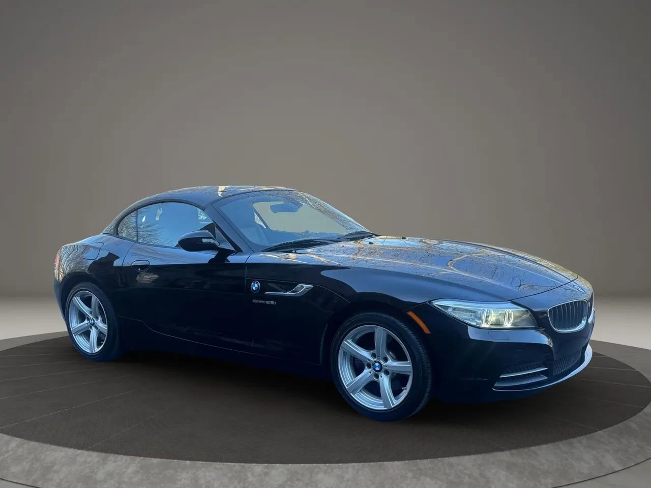 Used 2014 BMW Z4 sDrive28i image 3