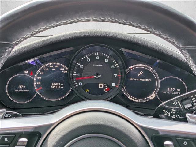 Used 2018 Porsche Panamera image 11