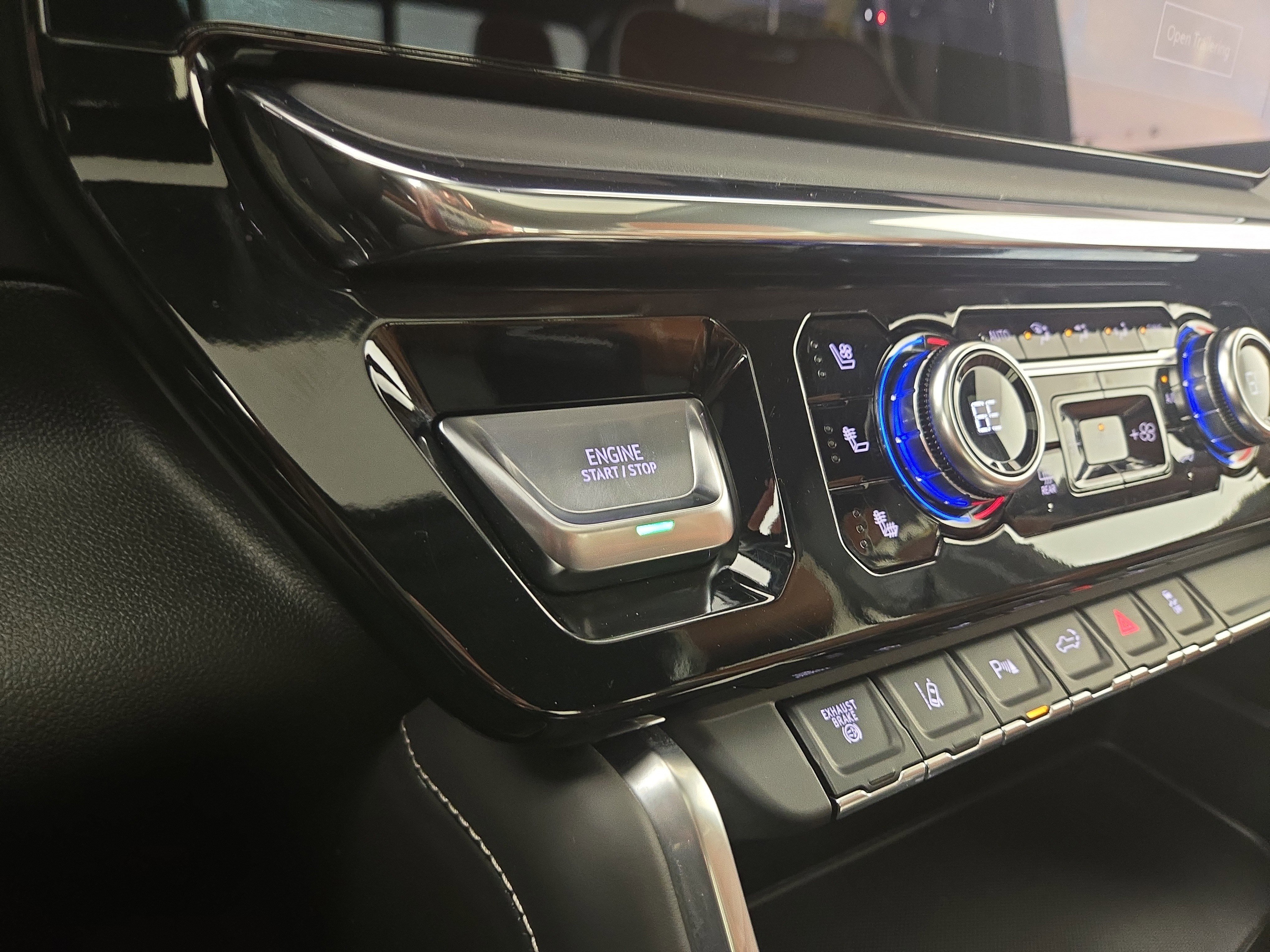 Certified 2024 GMC Sierra 3500 Denali Ultimate image 26