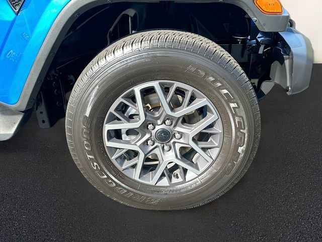 Used 2024 Jeep Wrangler Sahara image 30