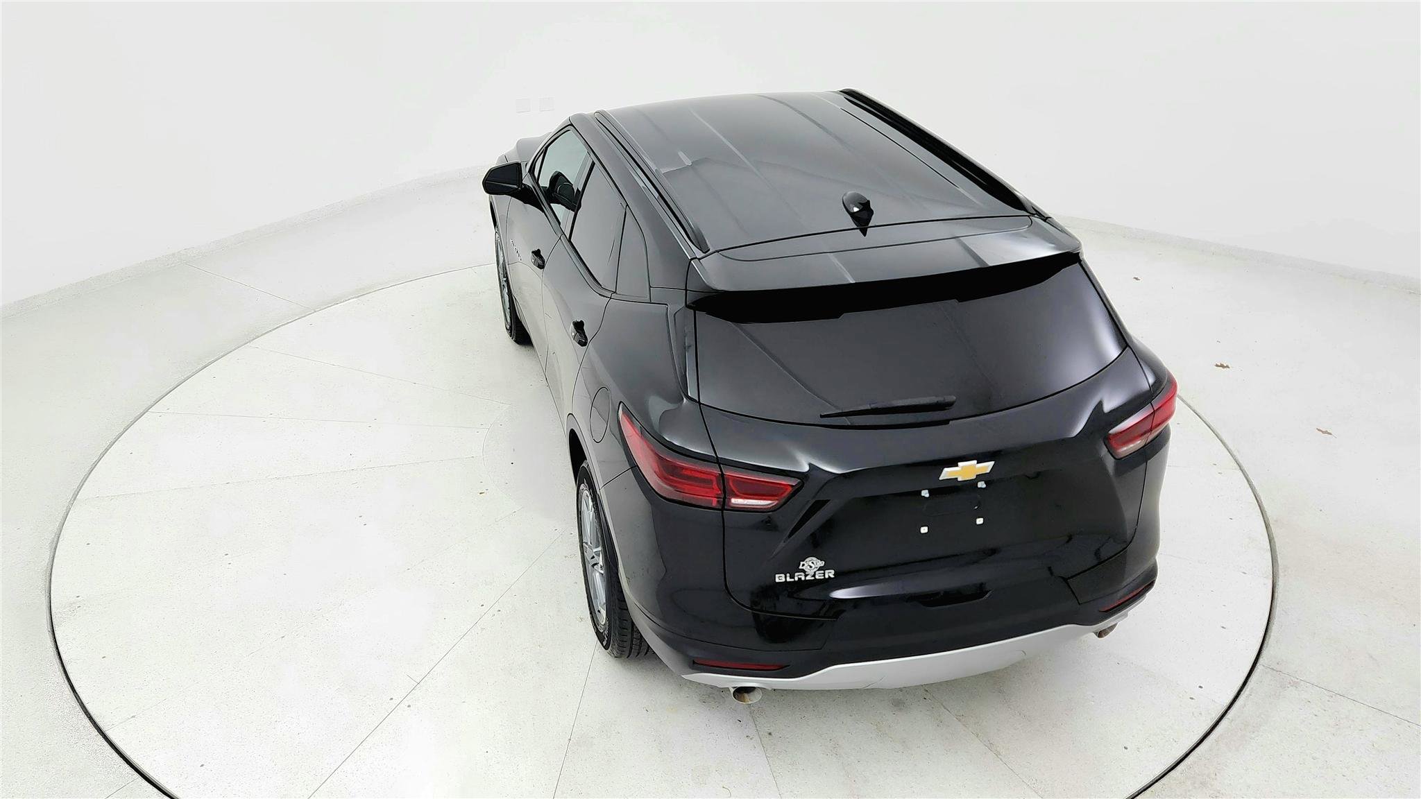 Used 2024 Chevrolet Blazer LT w/ Convenience Package FWD image 16