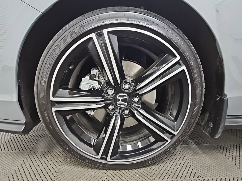 Used 2025 Honda Accord Sport image 45