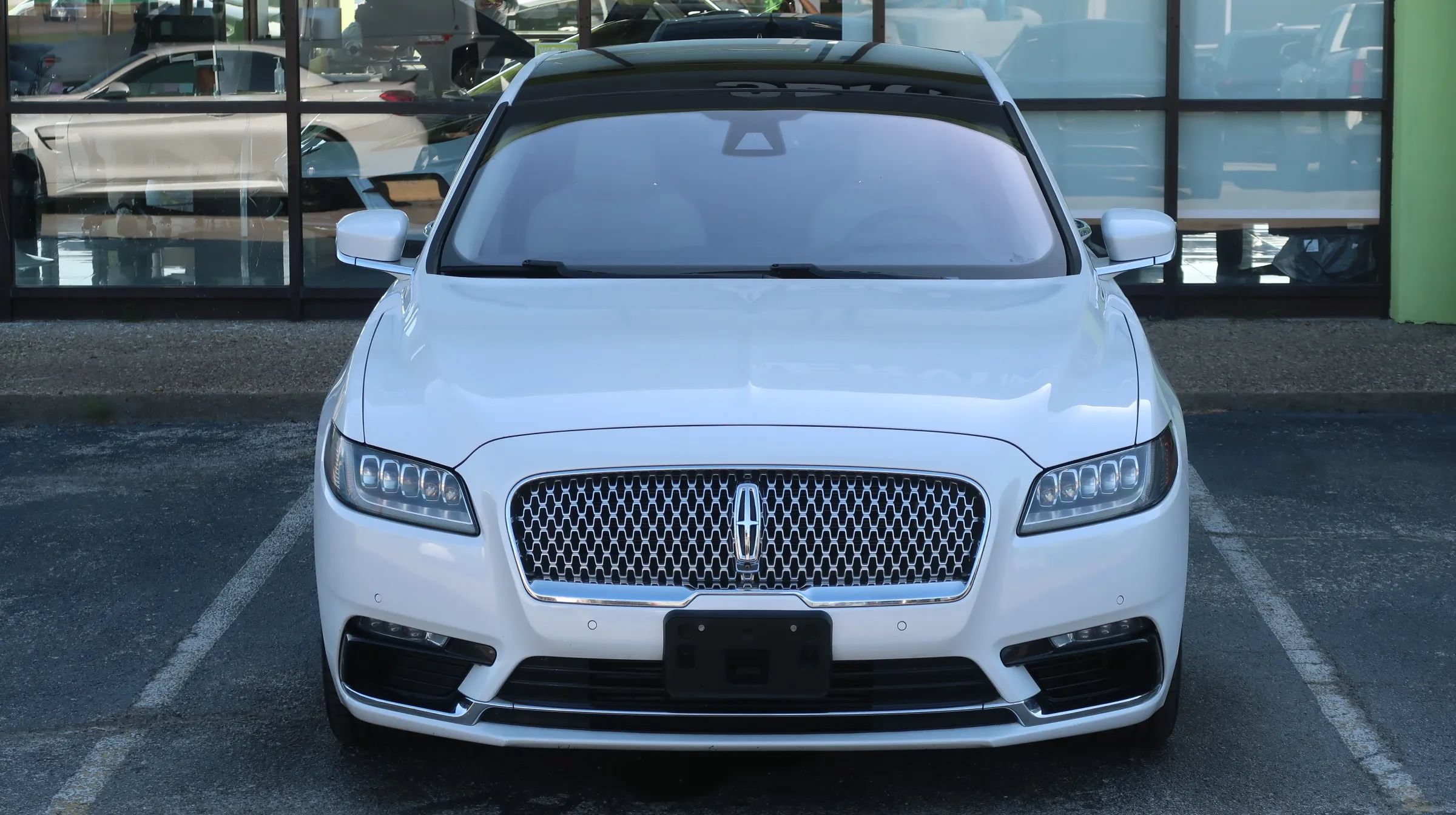 Used 2018 Lincoln Continental Reserve w/ Rear-seat Package FWD image 4