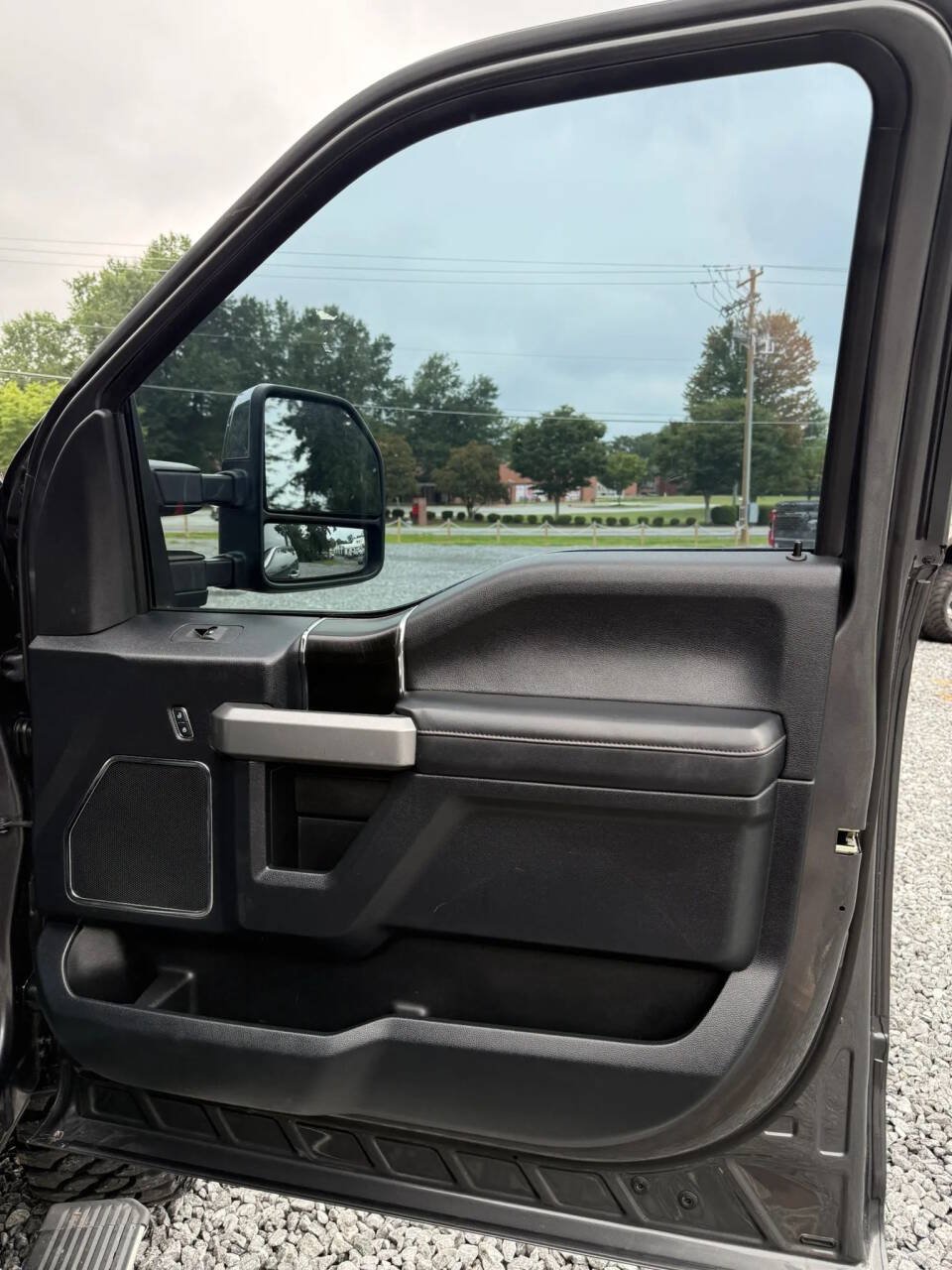 Used 2018 Ford F250 Platinum w/ Platinum Ultimate Package AWD/4WD image 28