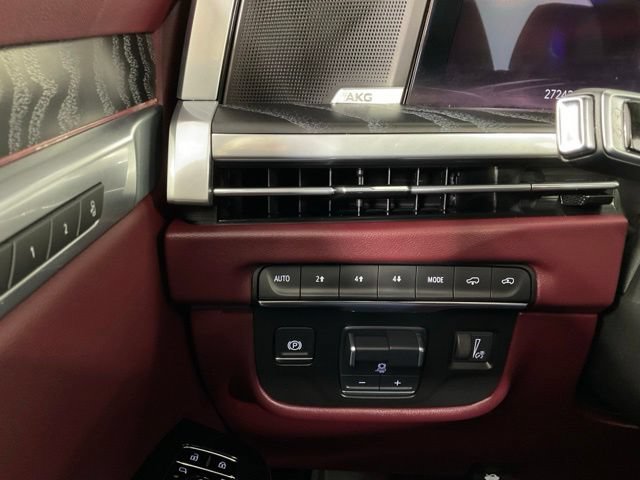 Certified 2025 Cadillac Escalade Sport w/ Touring Package AWD/4WD image 23