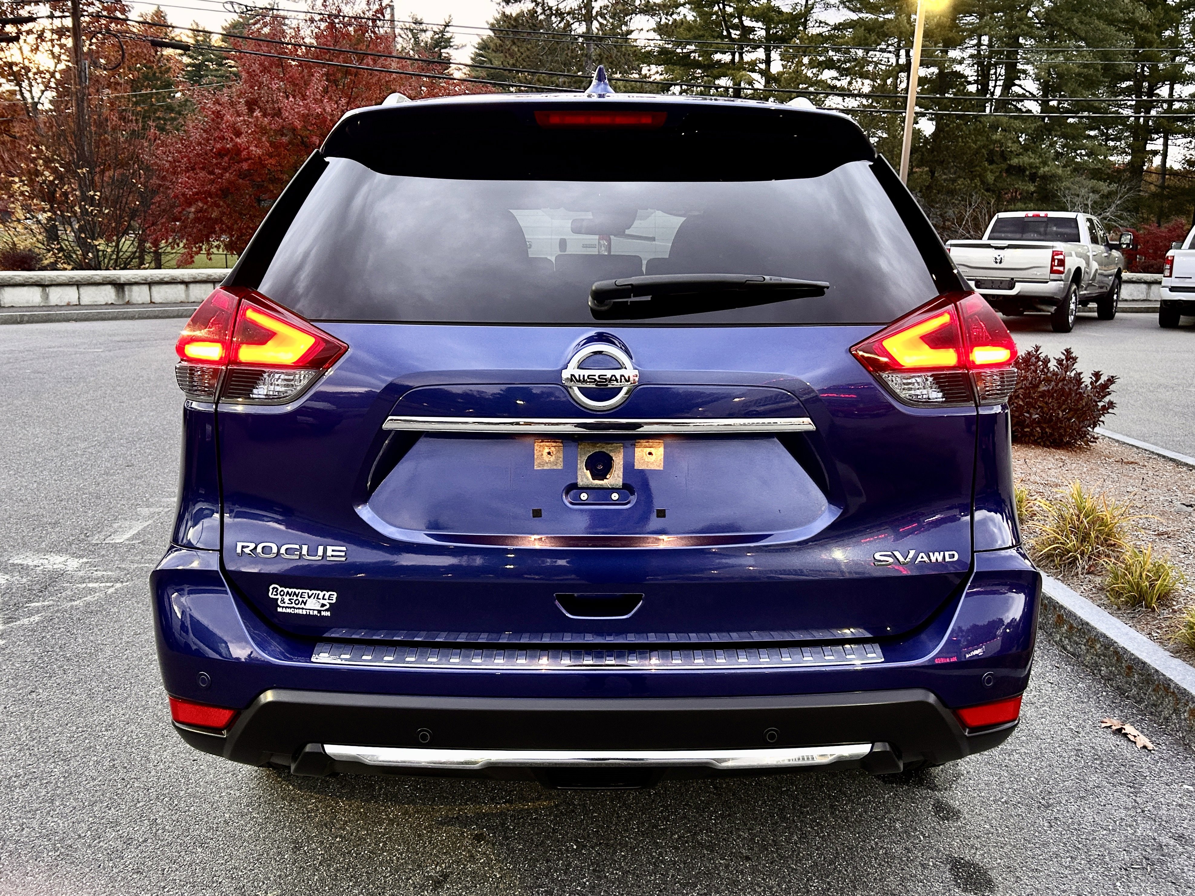 Used 2020 Nissan Rogue SV image 8