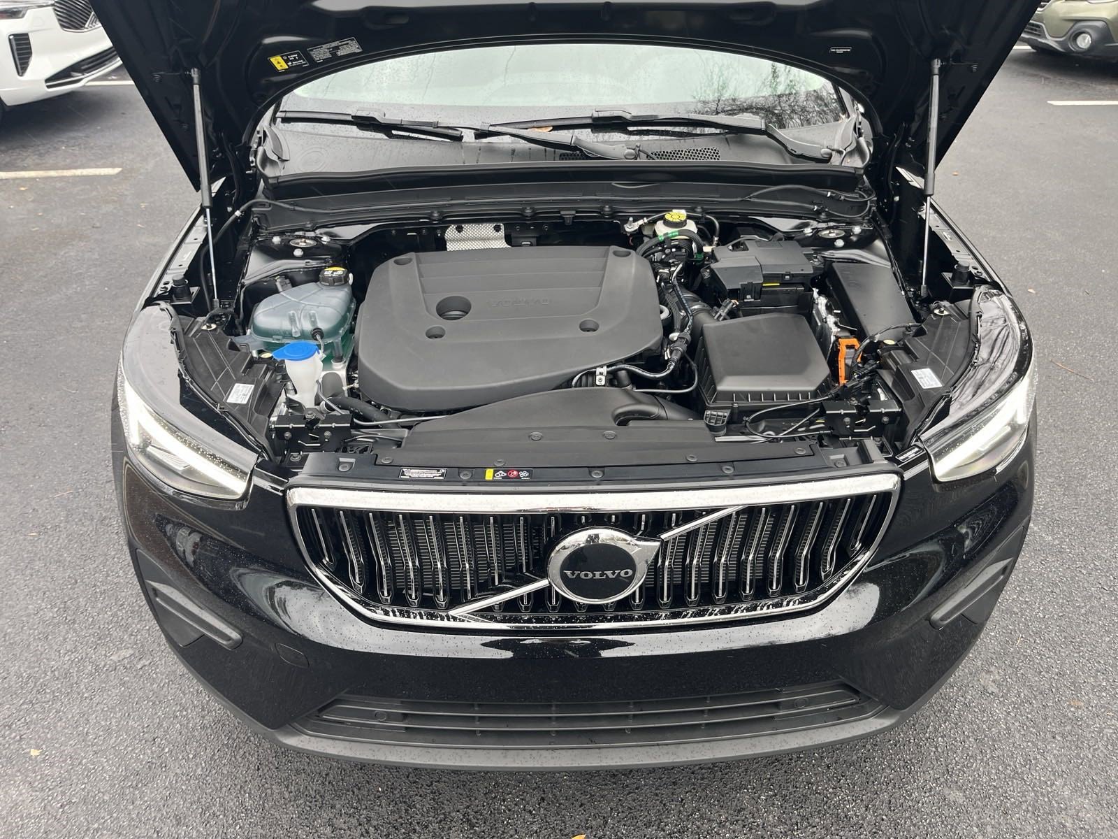 Certified 2025 Volvo XC40 B5 Core w/ Protection Package Premier image 36
