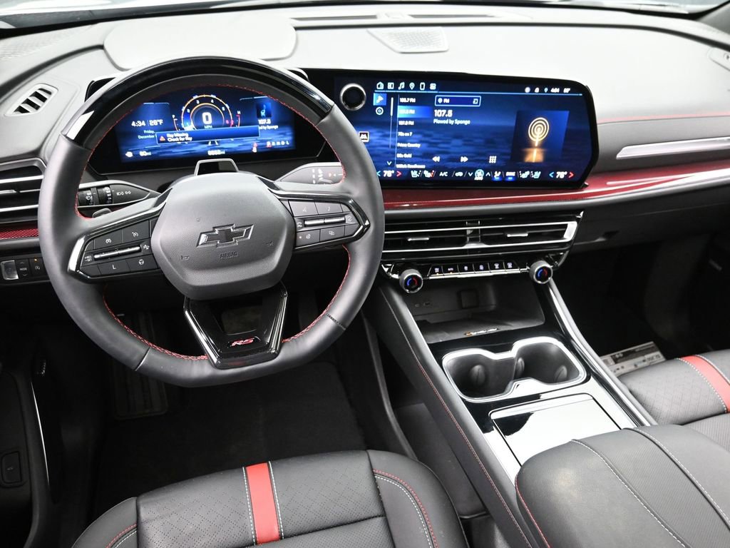 Used 2024 Chevrolet Traverse RS image 21