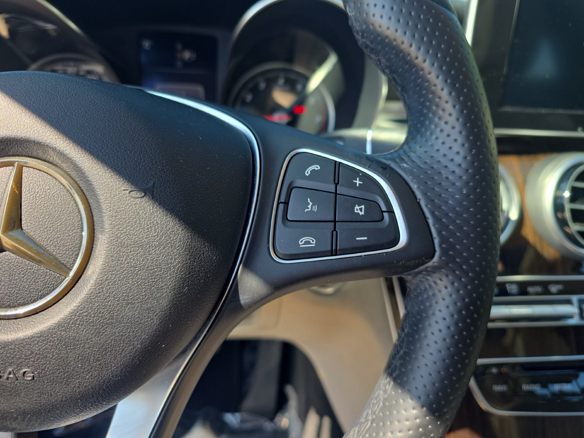 Used 2015 Mercedes-Benz C 300 Sedan image 17