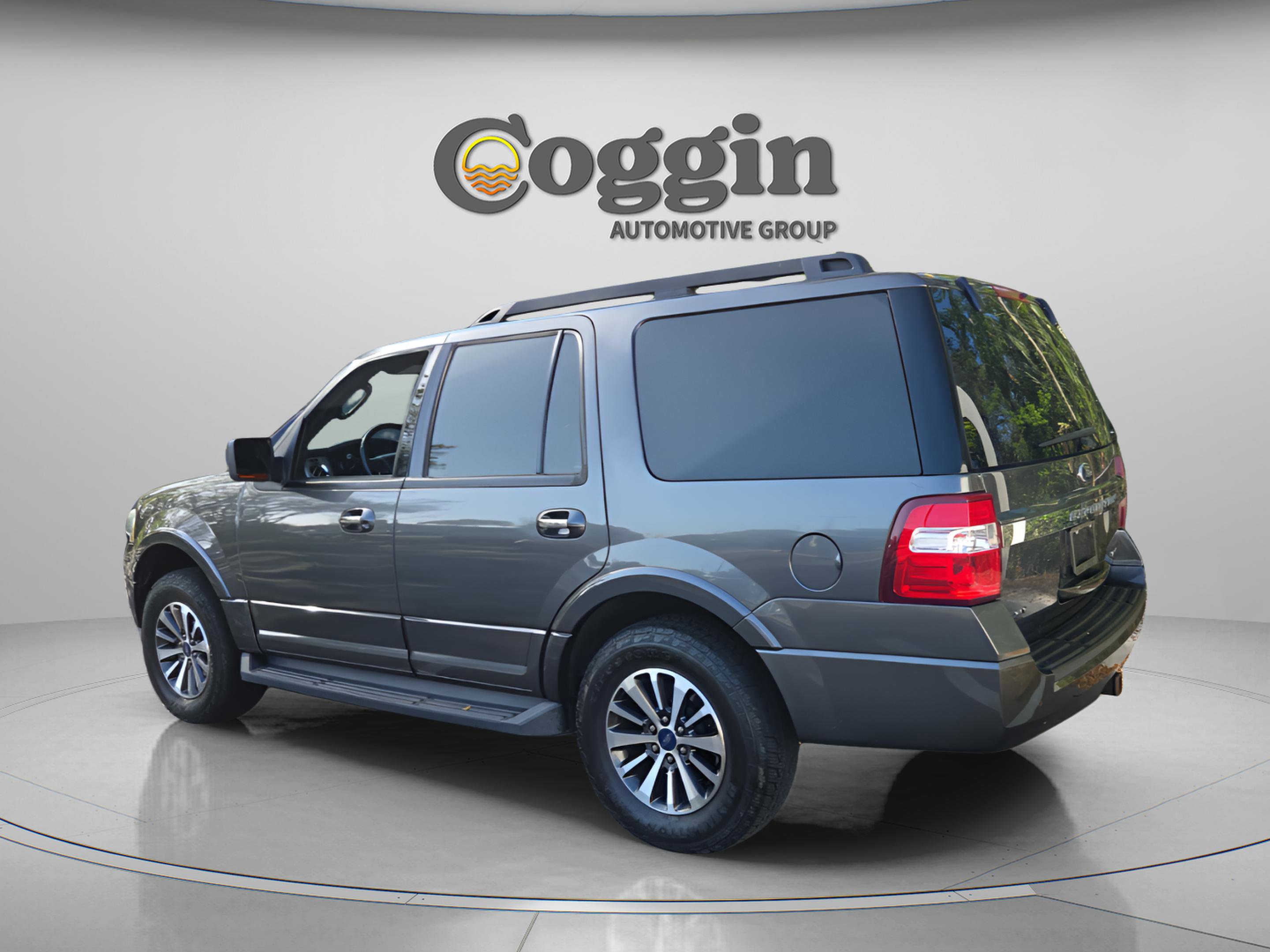 Used 2015 Ford Expedition XLT w/ Equipment Group 202A image 3