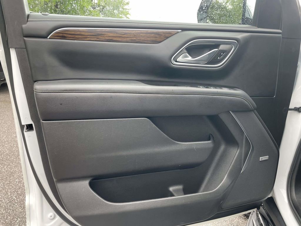 Used 2023 Chevrolet Suburban Premier AWD/4WD image 16