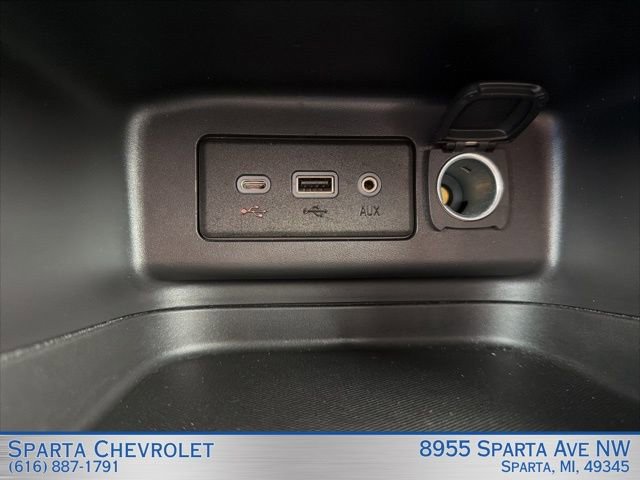 Used 2024 Chevrolet Equinox LT w/ LPO, Floor Liner Package FWD image 20