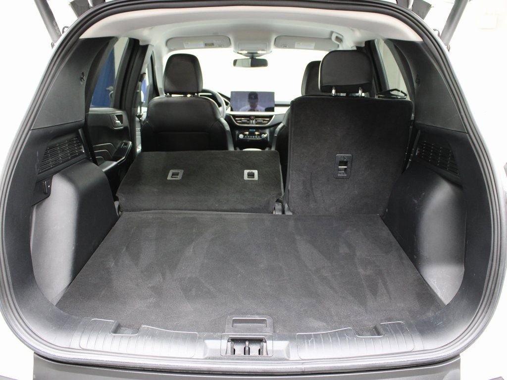 Used 2024 Ford Escape Platinum image 39