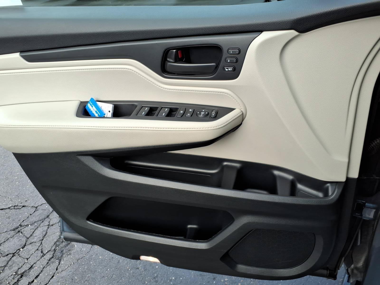 Certified 2025 Honda Odyssey EX-L image 12