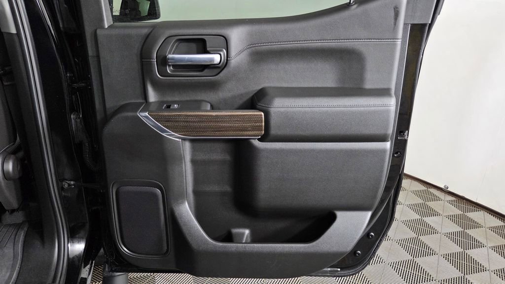 Used 2020 Chevrolet Silverado 1500 LT Trail Boss w/ Midnight Edition image 28