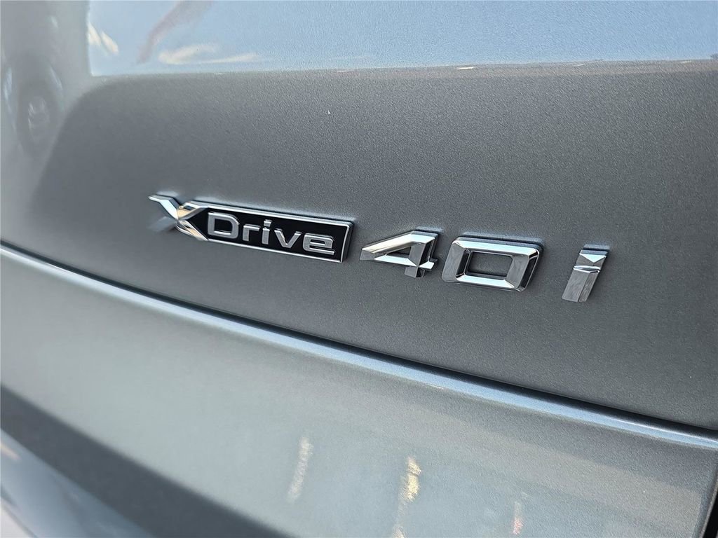 Used 2024 BMW X5 xDrive40i w/ Executive Package image 6