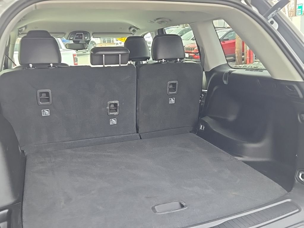 Used 2023 Jeep Grand Cherokee Limited image 11