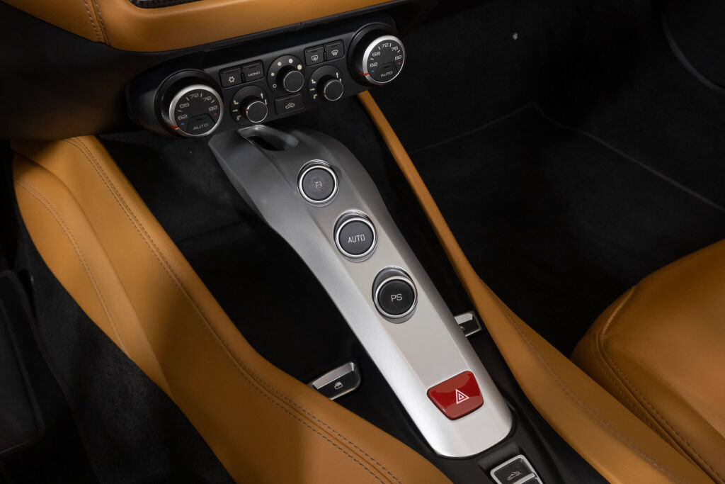 Used 2016 Ferrari California T RWD image 40