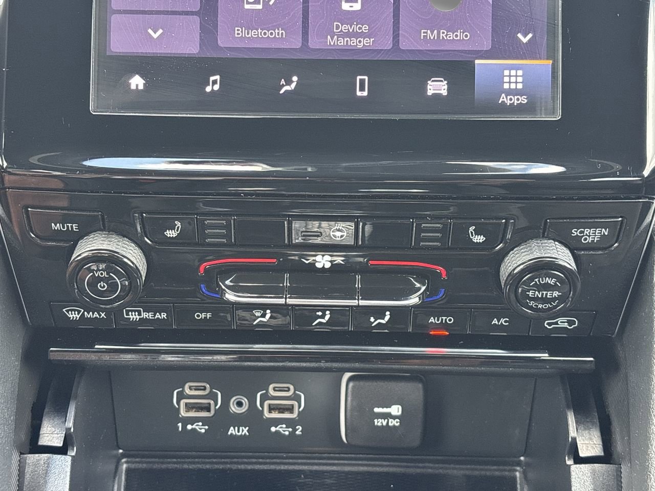 Used 2025 Jeep Grand Cherokee Altitude image 23