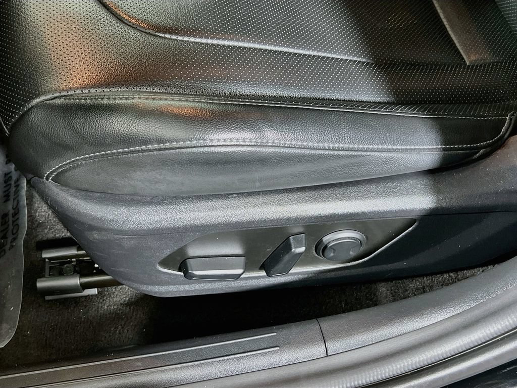 Used 2024 Hyundai Elantra Limited FWD image 17