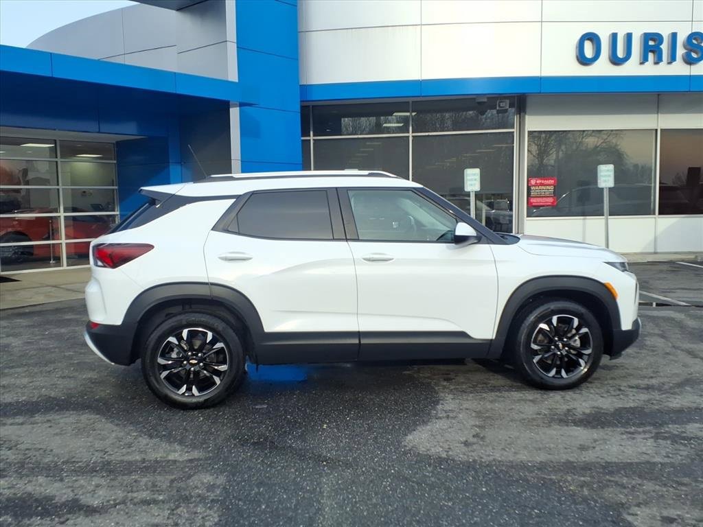 Used 2023 Chevrolet TrailBlazer LT w/ Convenience Package image 2