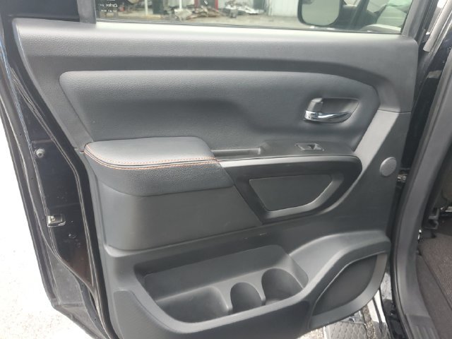 Used 2023 Nissan Titan PRO-4X w/ Pro-4x Convenience Package AWD/4WD image 7