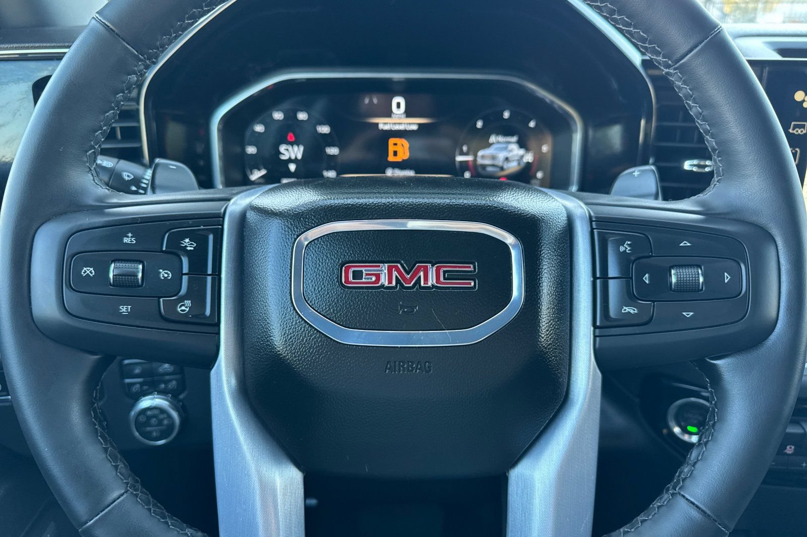 Used 2026 GMC Sierra 1500 SLT w/ SLT Premium Plus Package AWD/4WD image 34