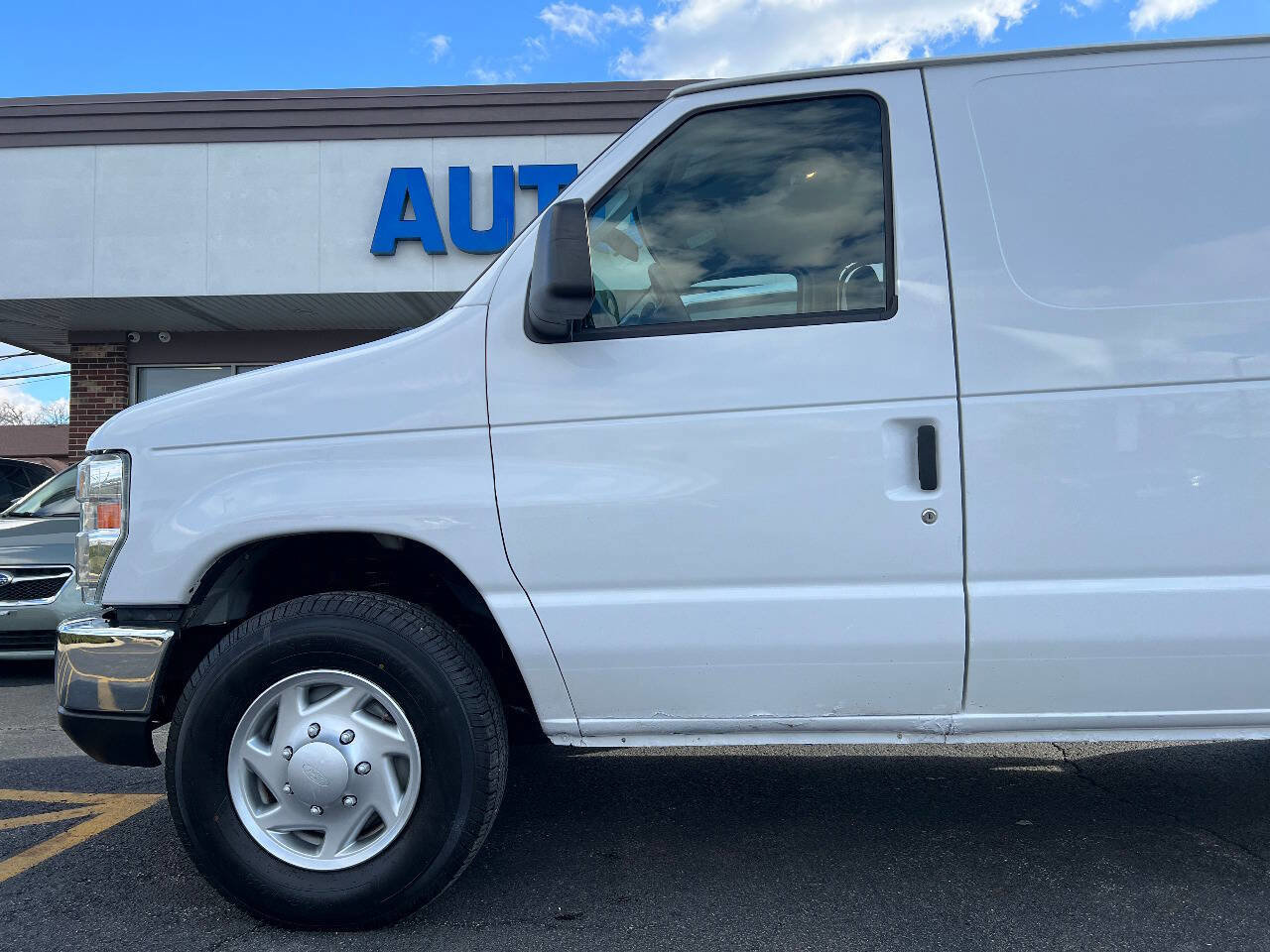 Used 2013 Ford E-250 and Econoline 250 w/ Commercial Cargo Van Pkg image 38