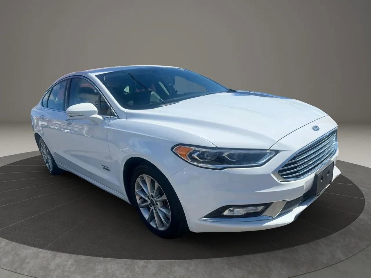 Used 2017 Ford Fusion Energi SE image 3