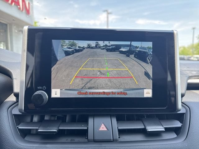 Used 2025 Toyota RAV4 XLE AWD/4WD image 16