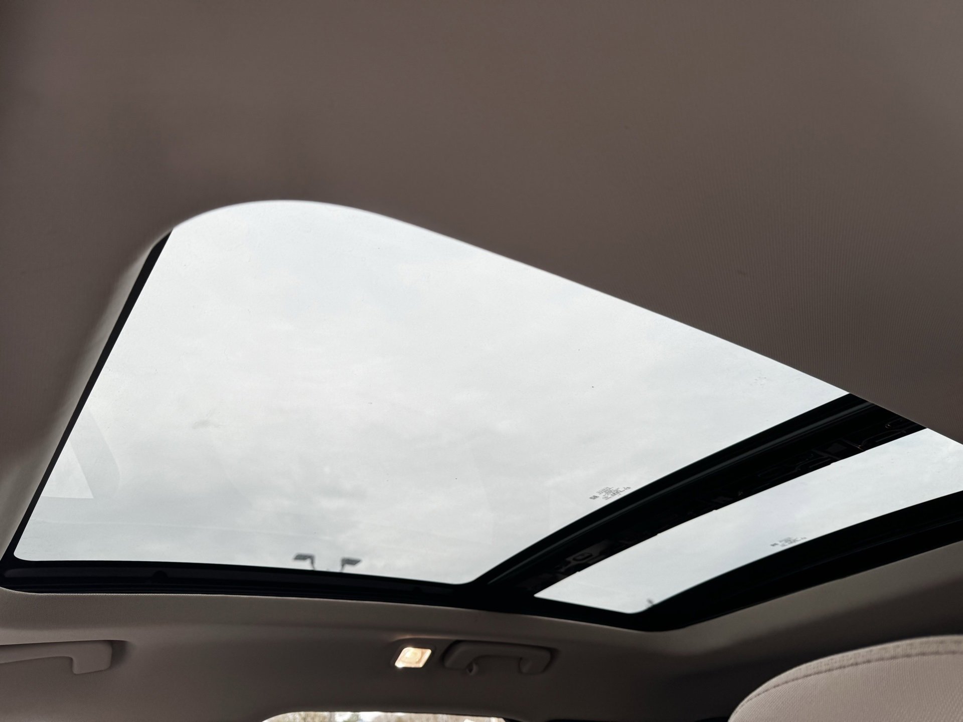 Used 2020 Ford Escape SE image 20