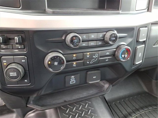 Used 2023 Ford F250 XL w/ Snow Plow/Camper Package image 25