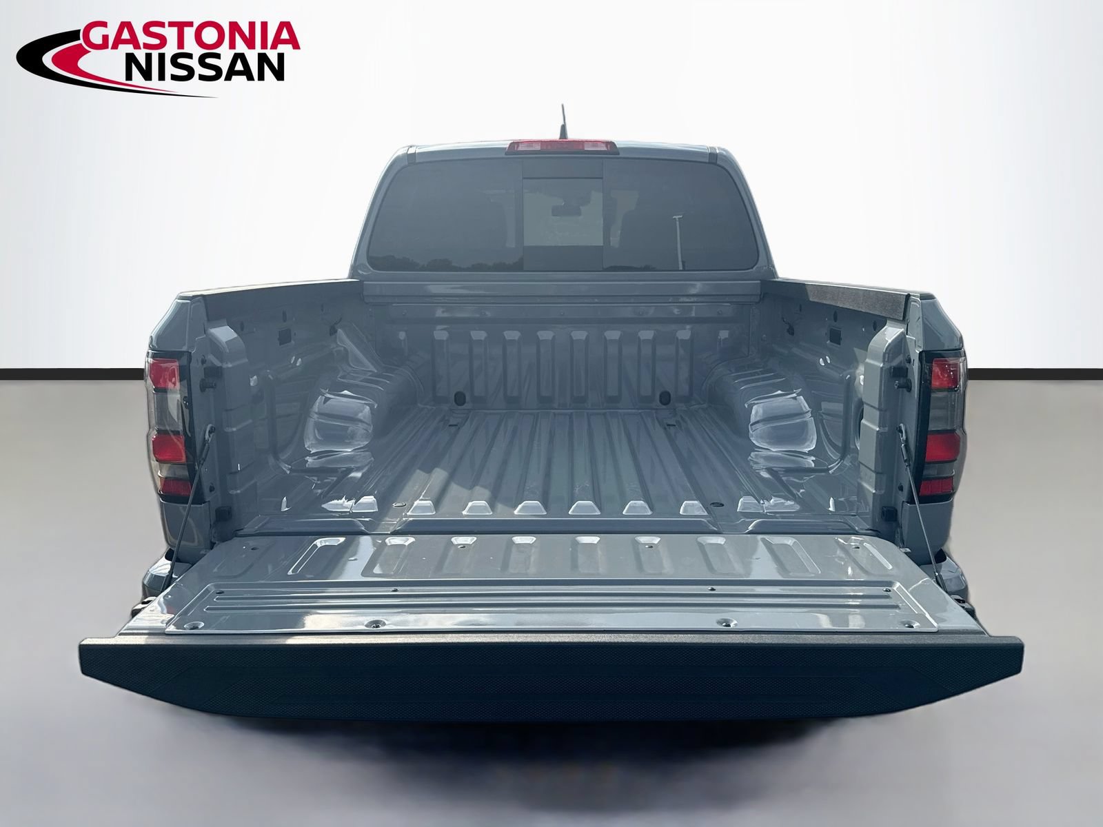 Used 2025 Nissan Frontier Pro-X RWD image 33