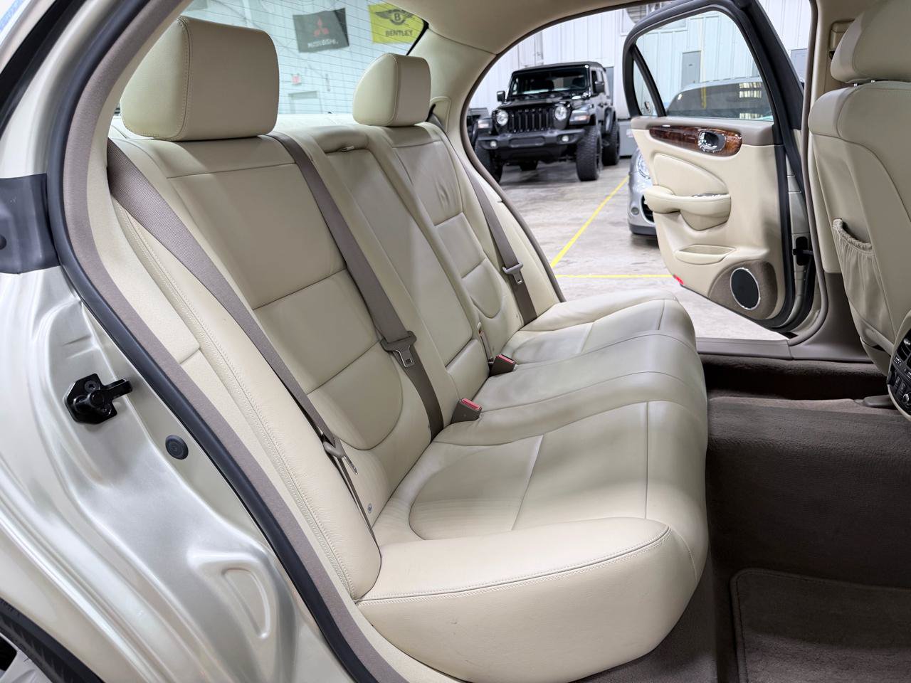 Used 2006 Jaguar XJ8 RWD image 35